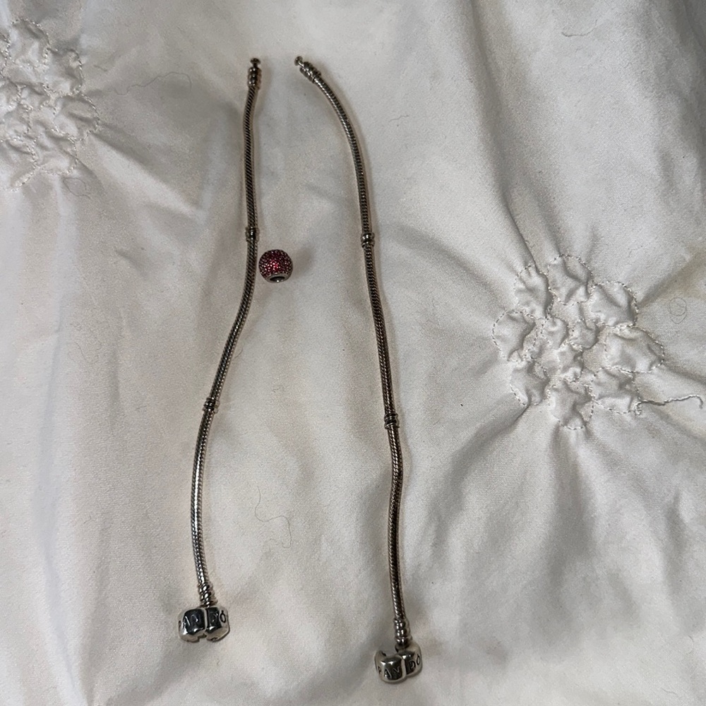 Pandora bracelets plus charm